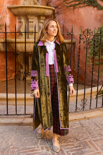 Nuestros Abrigos de Terciopelo de Seda, tanto Look Casual como Formal.
