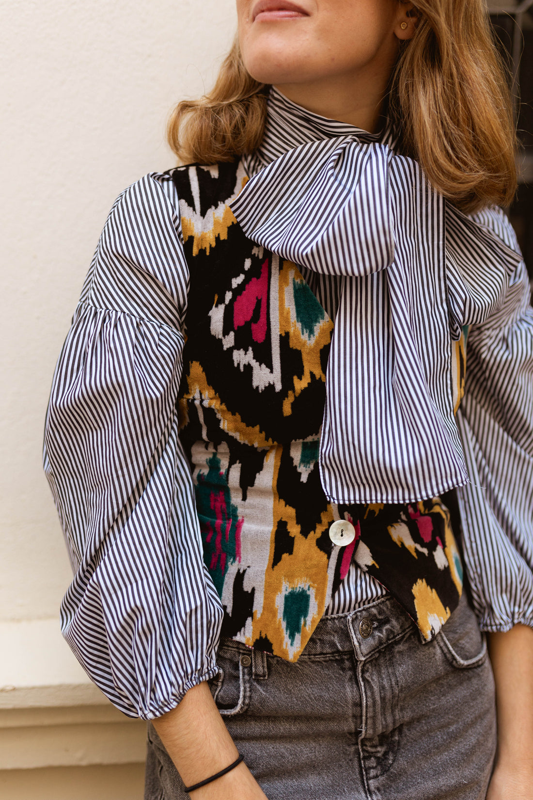 CHALECO TERCIOPELO NEGRO IKAT