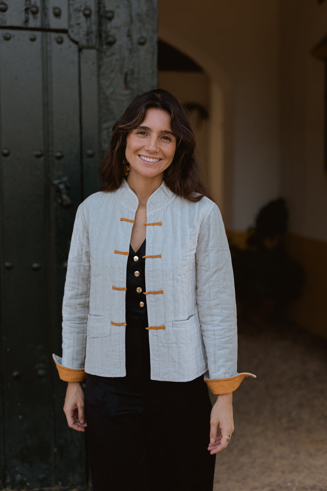 CHAQUETA TERCIOPELO GRIS CLARO Y MOSTAZA