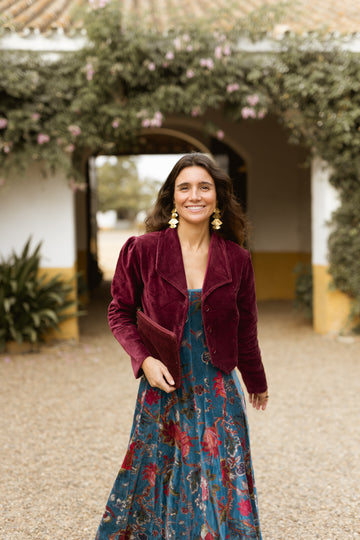 CHAQUETA CORTA TERCIOPELO BERENJENA