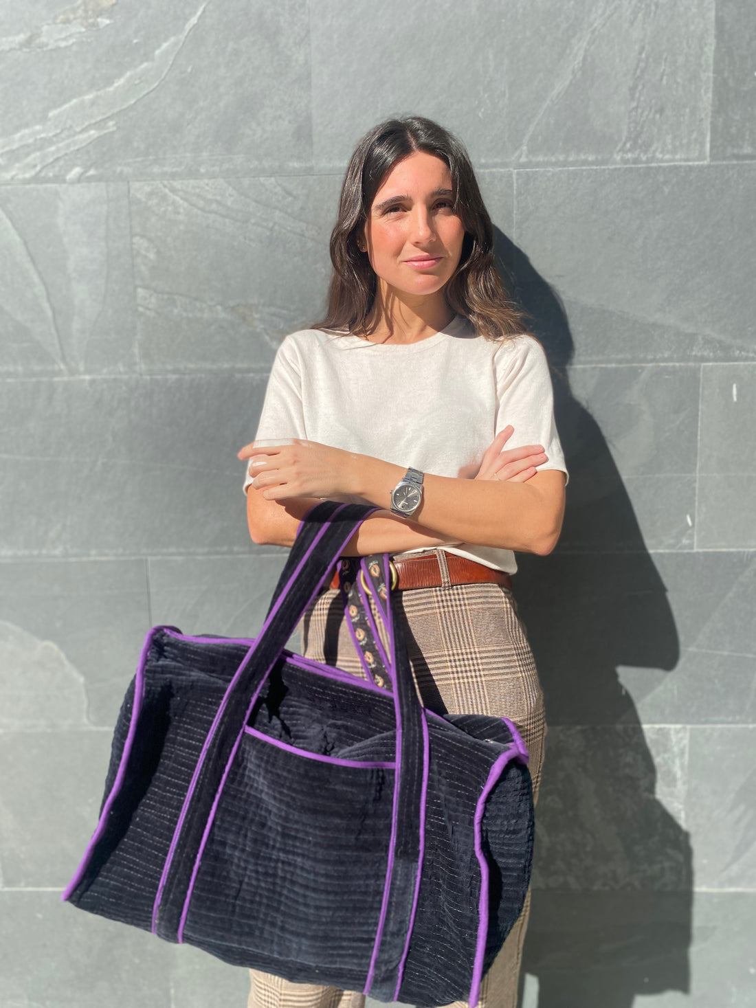 MALETA Y NECESER TERCIOPELO NEGRA Y MORADA