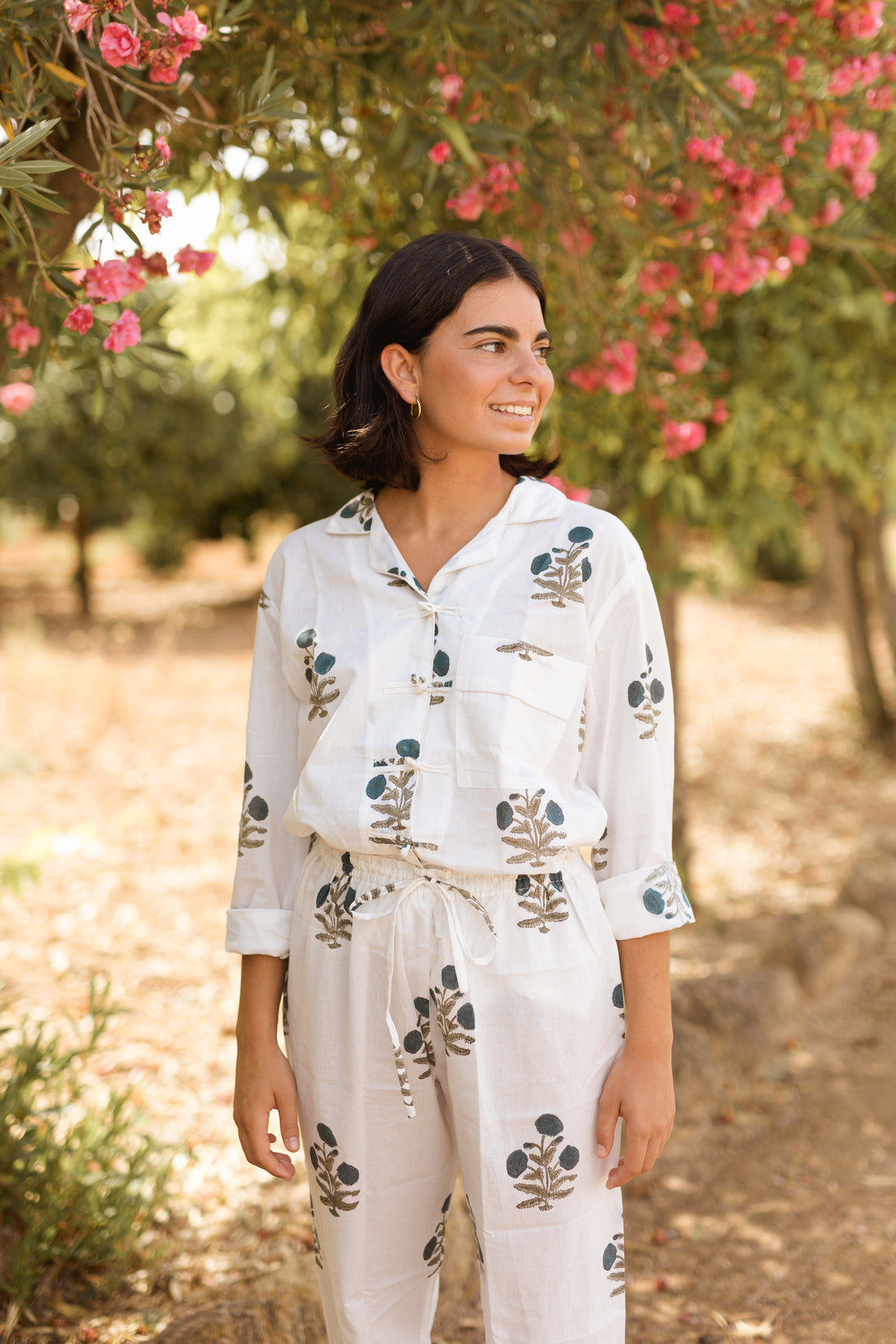 PIJAMA LARGO FLORES AZUL PETRÓLEO