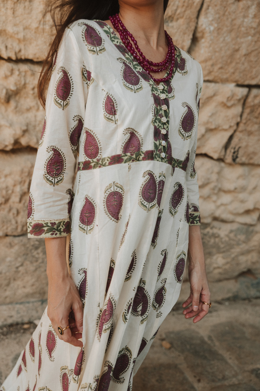 VESTIDO MARFIL CASHMERE BERENJENA