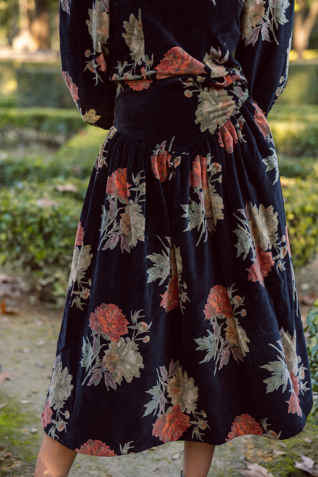 FALDA TERCIOPELO ESTAMPADA NEGRA