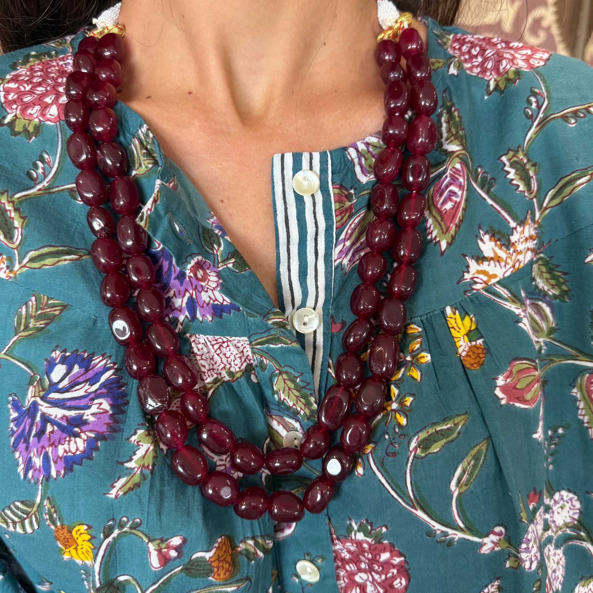Collar Piedras Burdeos