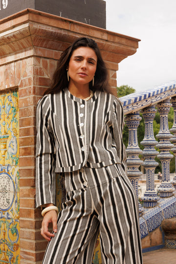 CHAQUETA RAYAS GRIS