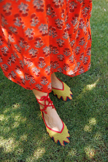 BAILARINA CROCHET VERDE LIMA Y ROJO