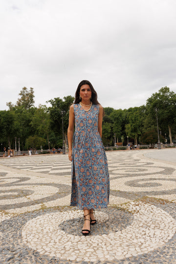 VESTIDO ESTAMPADO AZUL Y ROJO