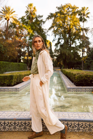 VESTE EN VELOURS NOIR ET VIOLET