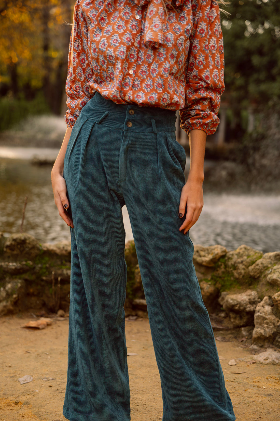 PANTALÓN PANA AZUL PETRÓLEO