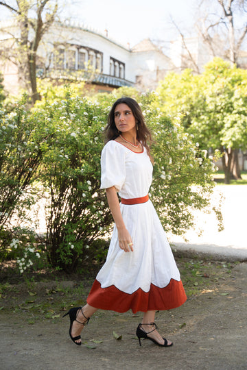 TOP Y FALDA BLANCO Y CALDERA