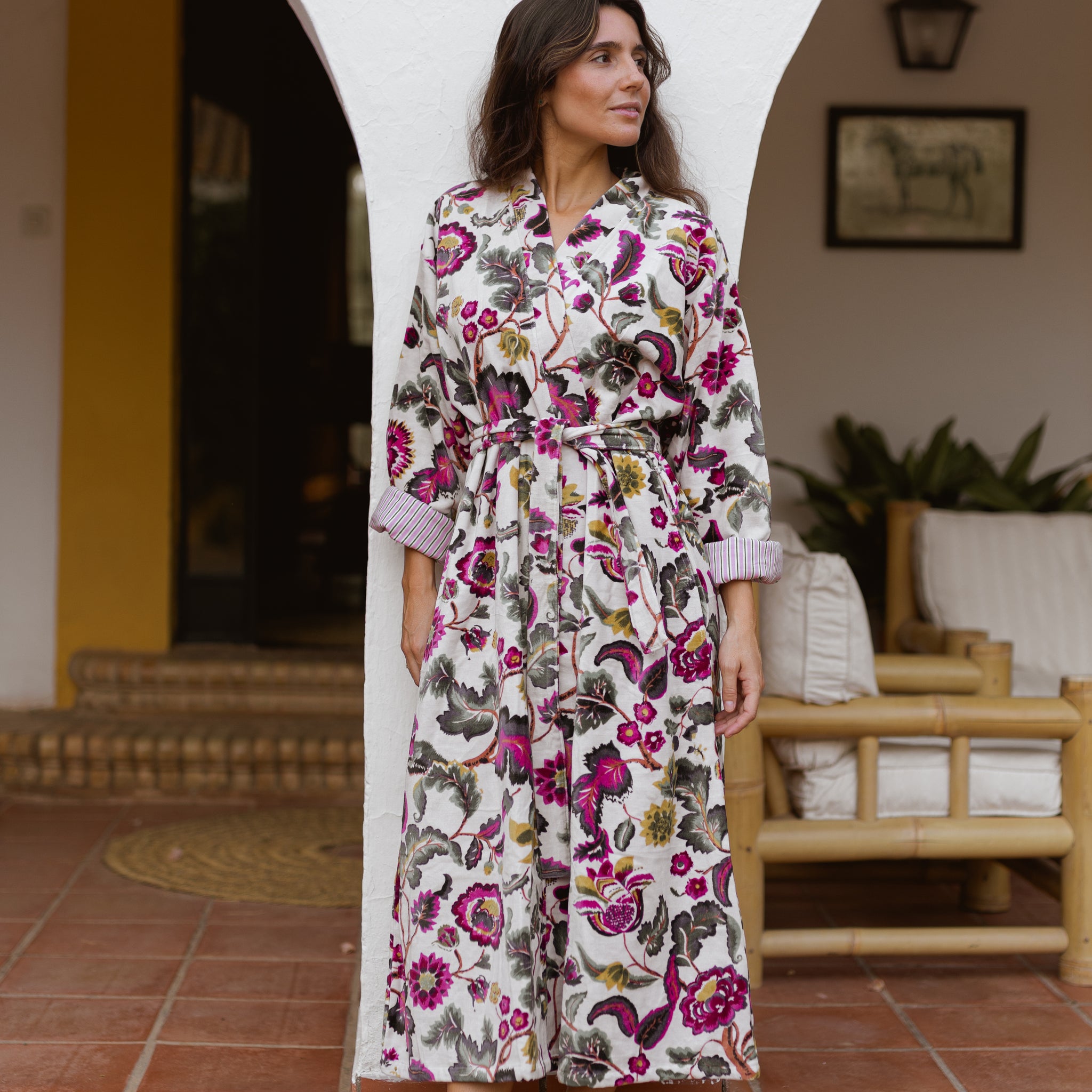 KIMONO TERCIOPELO BLANCO Y BUGANVILLA