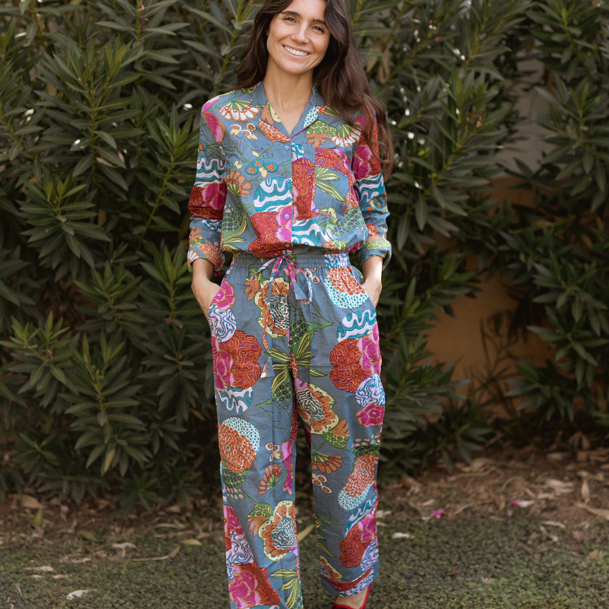 PIJAMA LARGO GRIS Y BUGANVILLA
