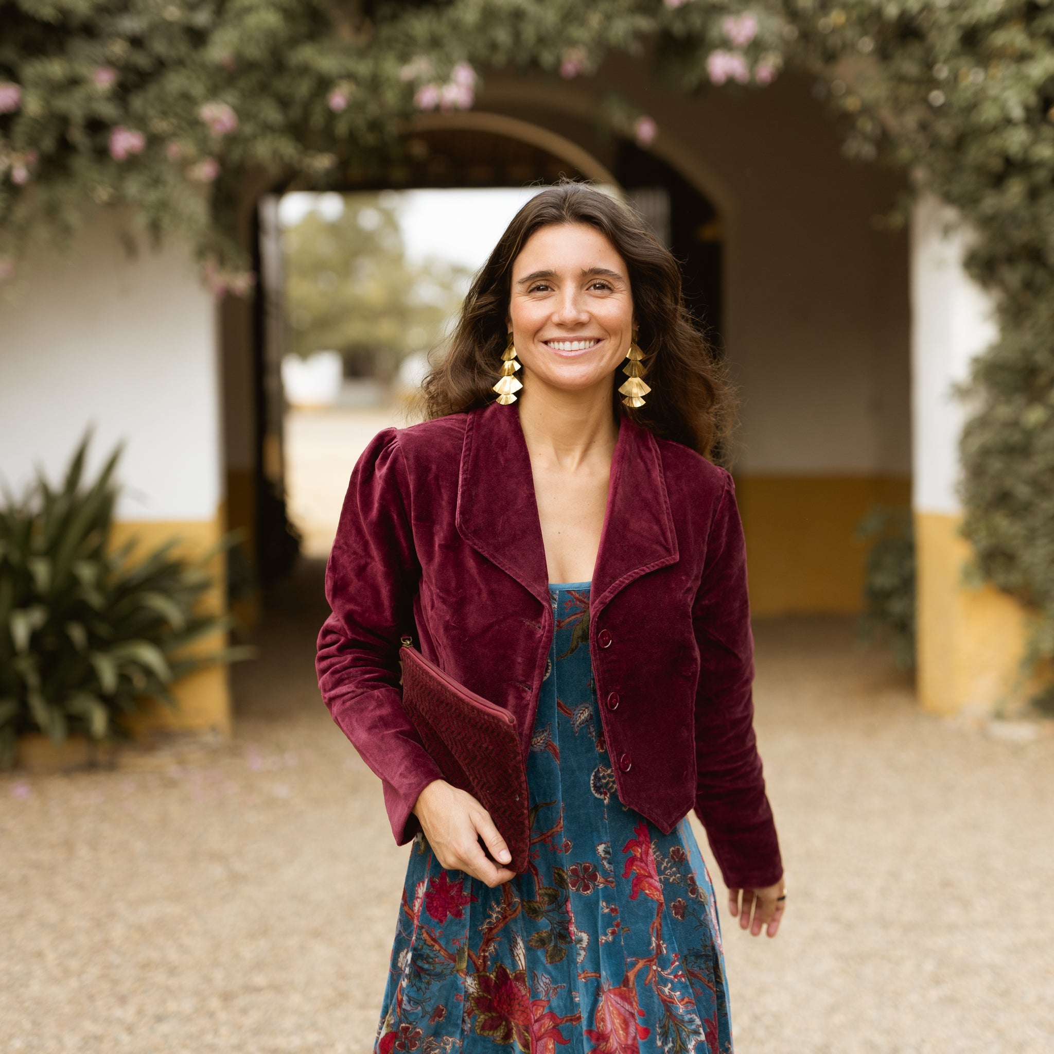 CHAQUETA CORTA TERCIOPELO BERENJENA