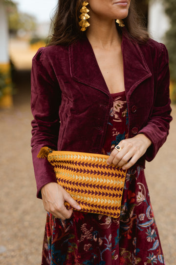 CARTERA DE MANO BORDADA CALABAZA