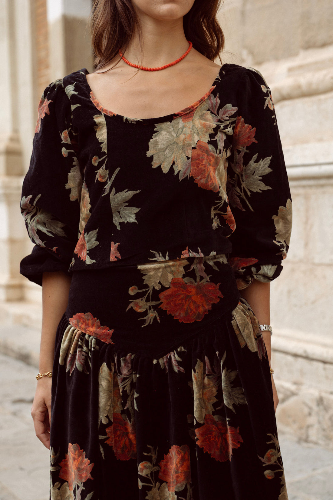 TOP TERCIOPELO ESTAMPADO NEGRO