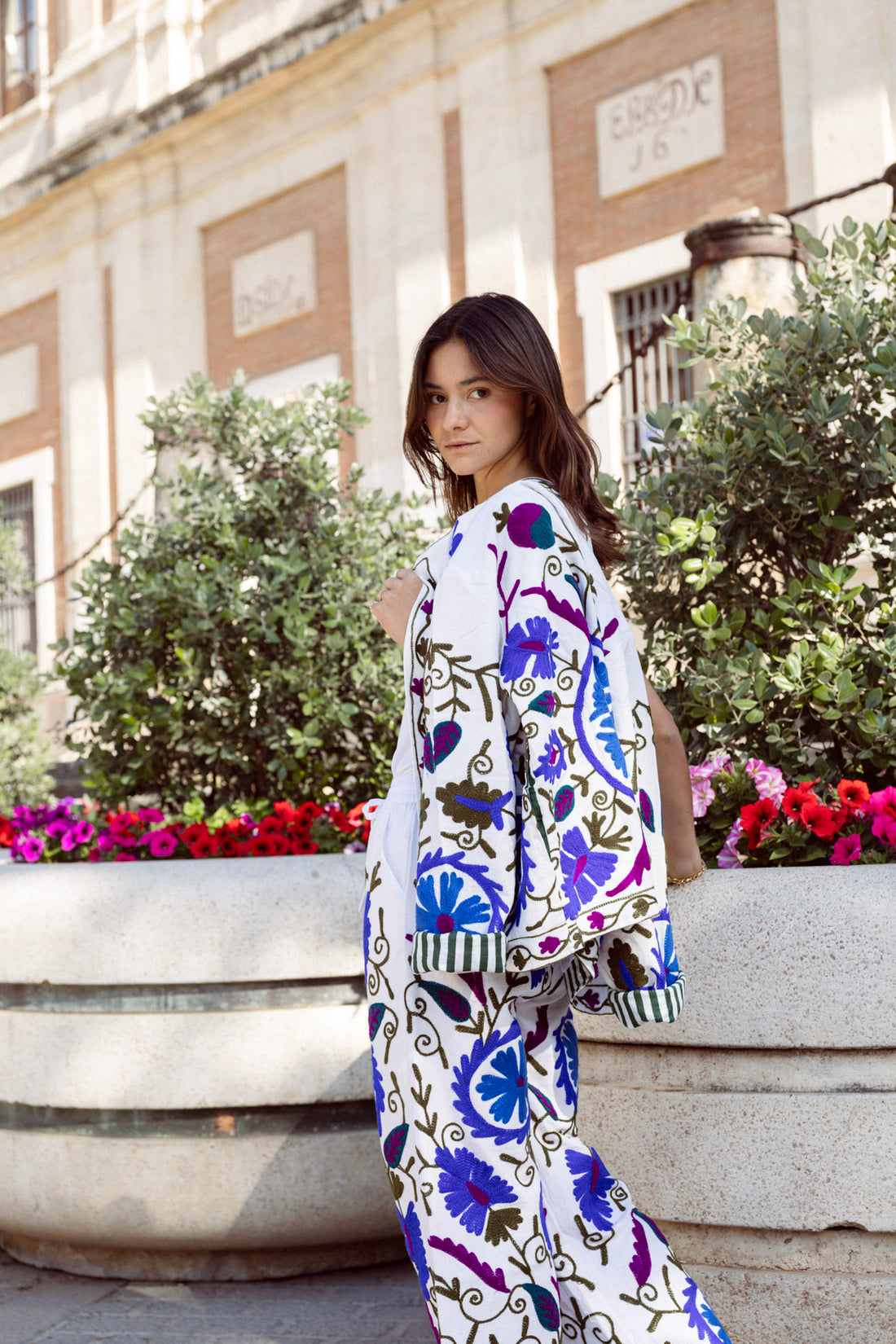 CHAQUETA BORDADA AZUL Y VERDE