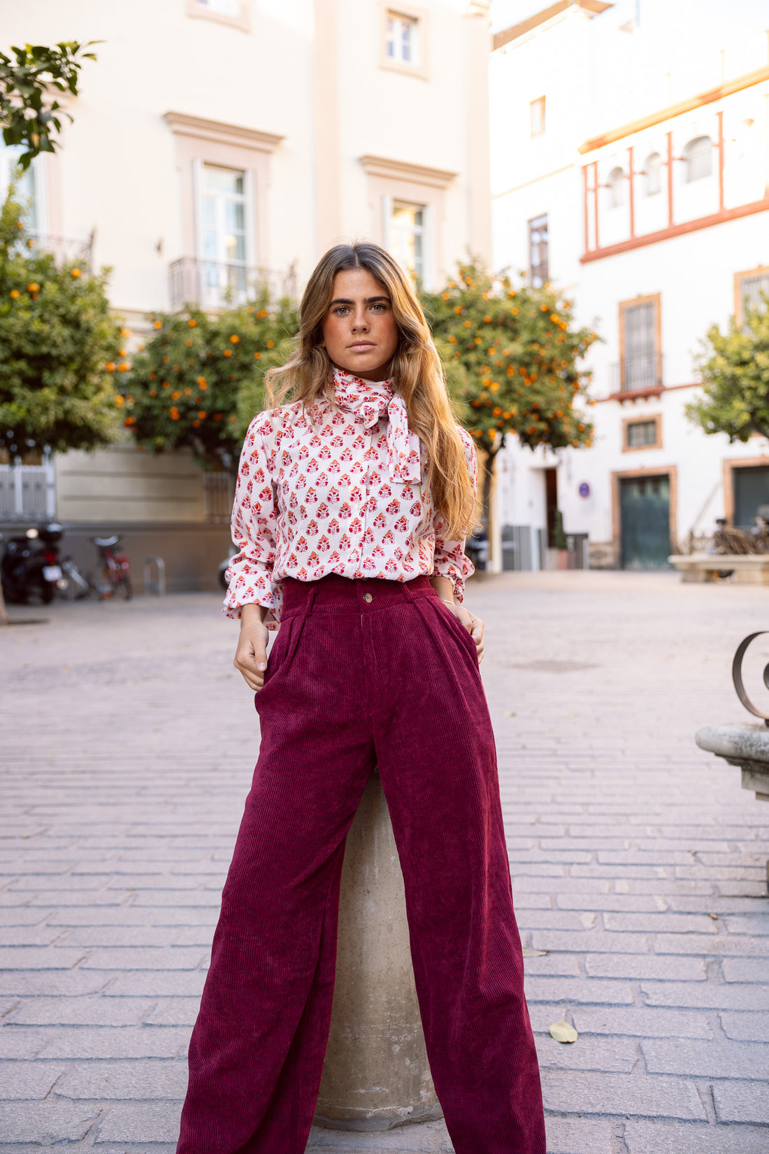 PANTALÓN PANA BURDEOS