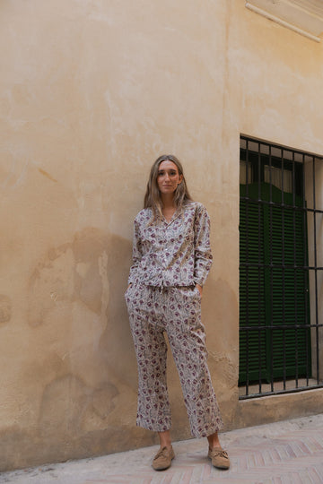 PIJAMA LARGO FLORES BERENJENA