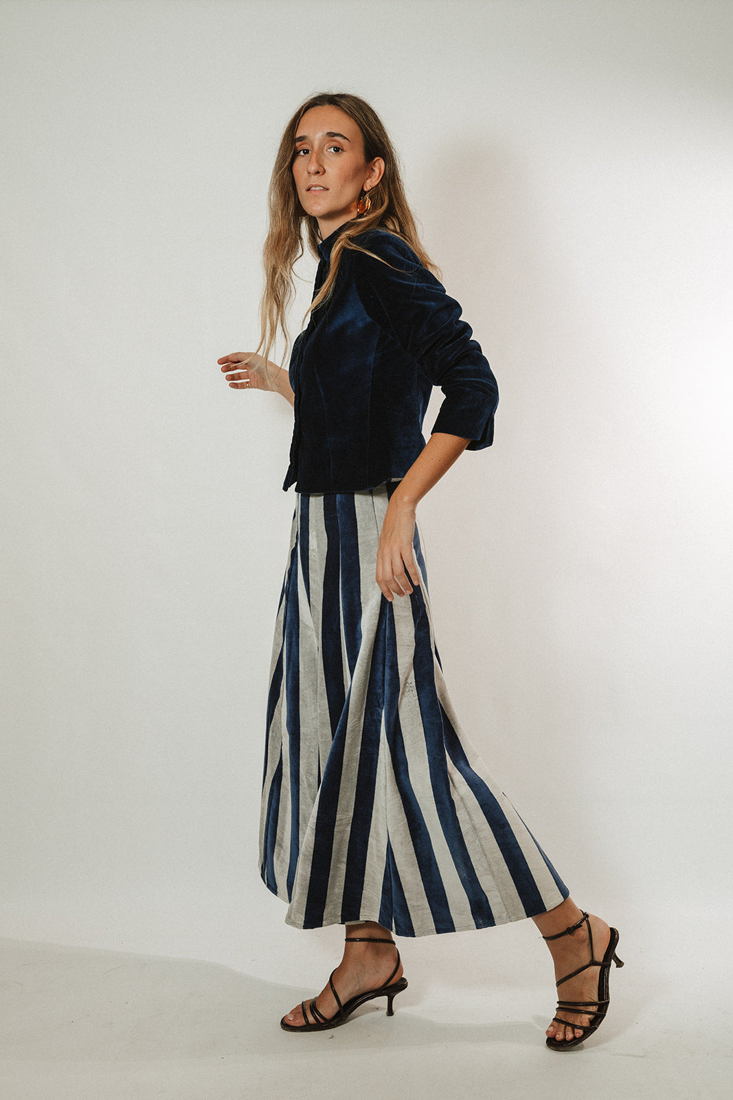 FALDA TERCIOPELO AZUL RAYAS