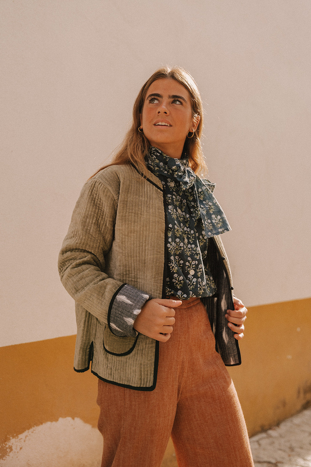 CHAQUETA REVERSIBLE VERDE CLARO Y NEGRO