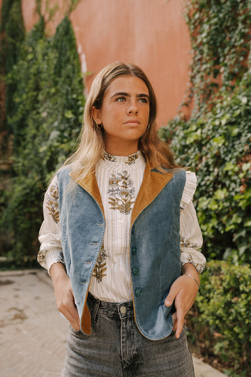 CHALECO TERCIOPELO AZUL Y OCRE