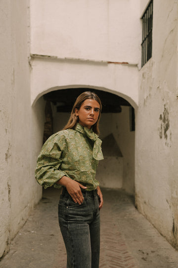 CAMISA LAZO VERDE CLARA