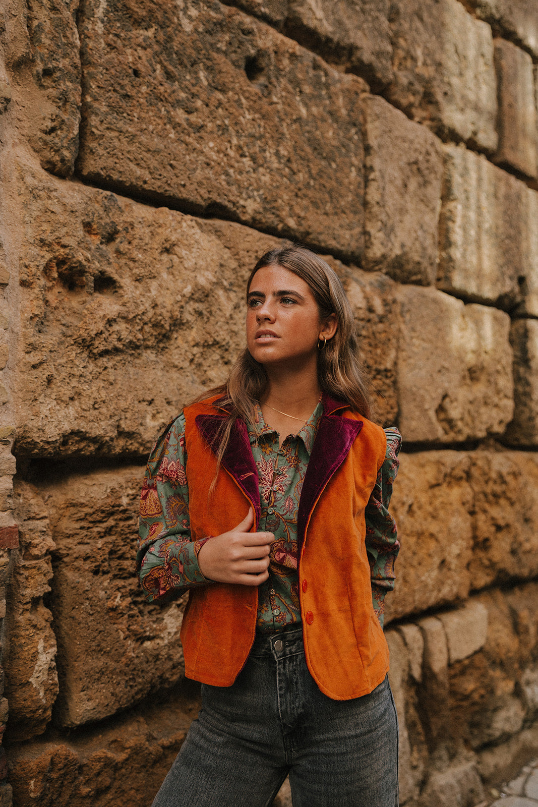 CHALECO TERCIOPELO CALABAZA Y BERENJENA