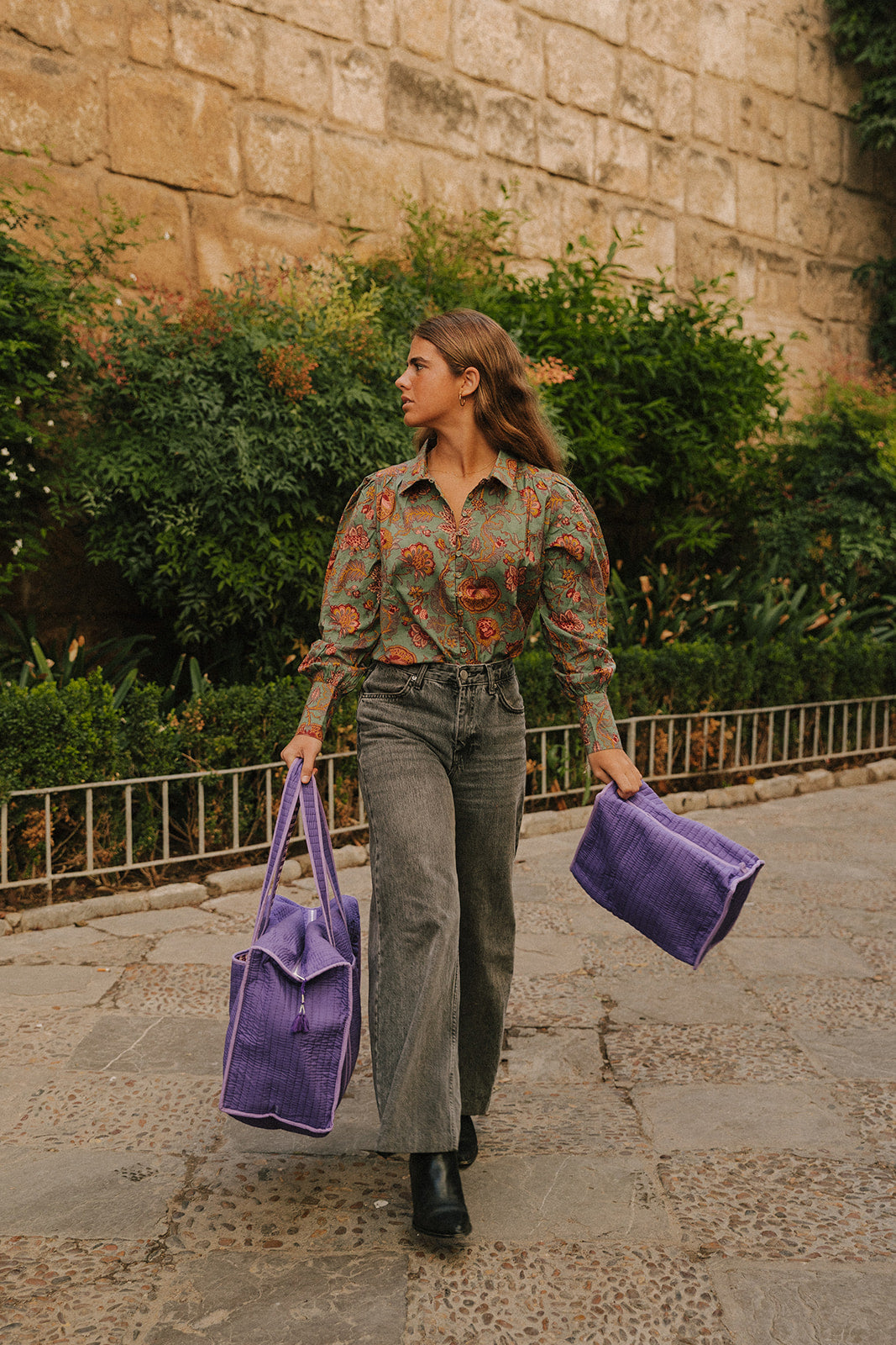 PURPLE SUITCASE AND TOILETRY BAG