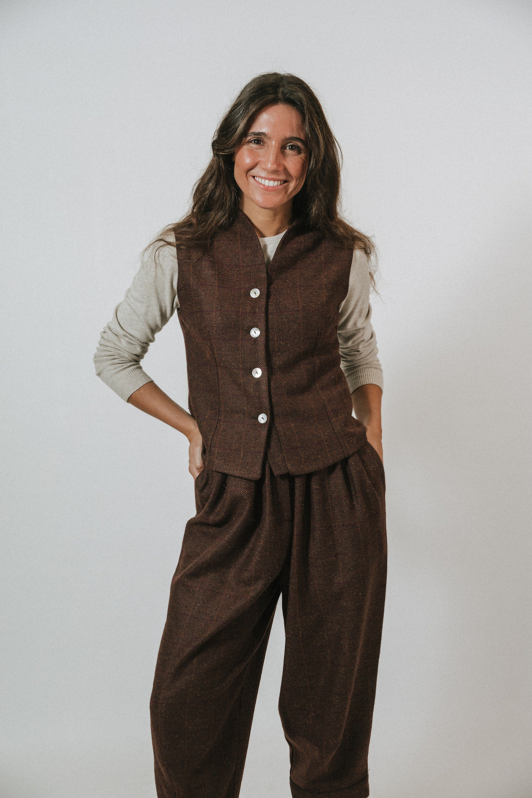 PANTALÓN CUADROS BERENJENA