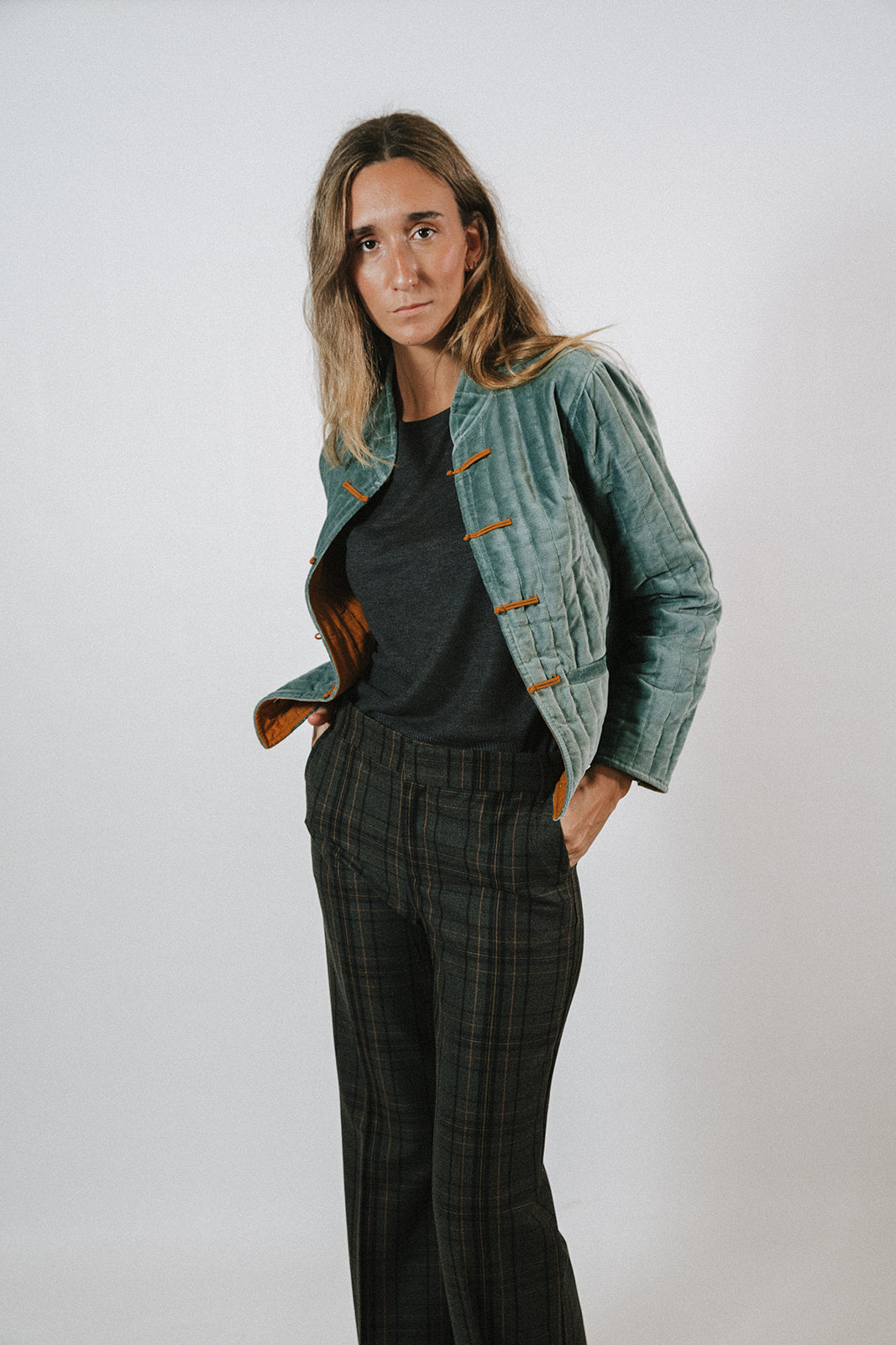 CHAQUETA TERCIOPELO AZUL GRISÁCEO Y MOSTAZA