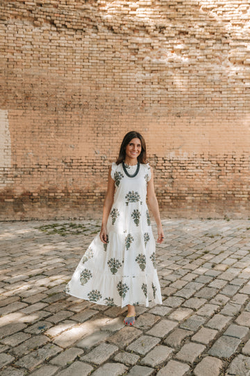 VESTIDO BLANCO FLORES AZULONAS